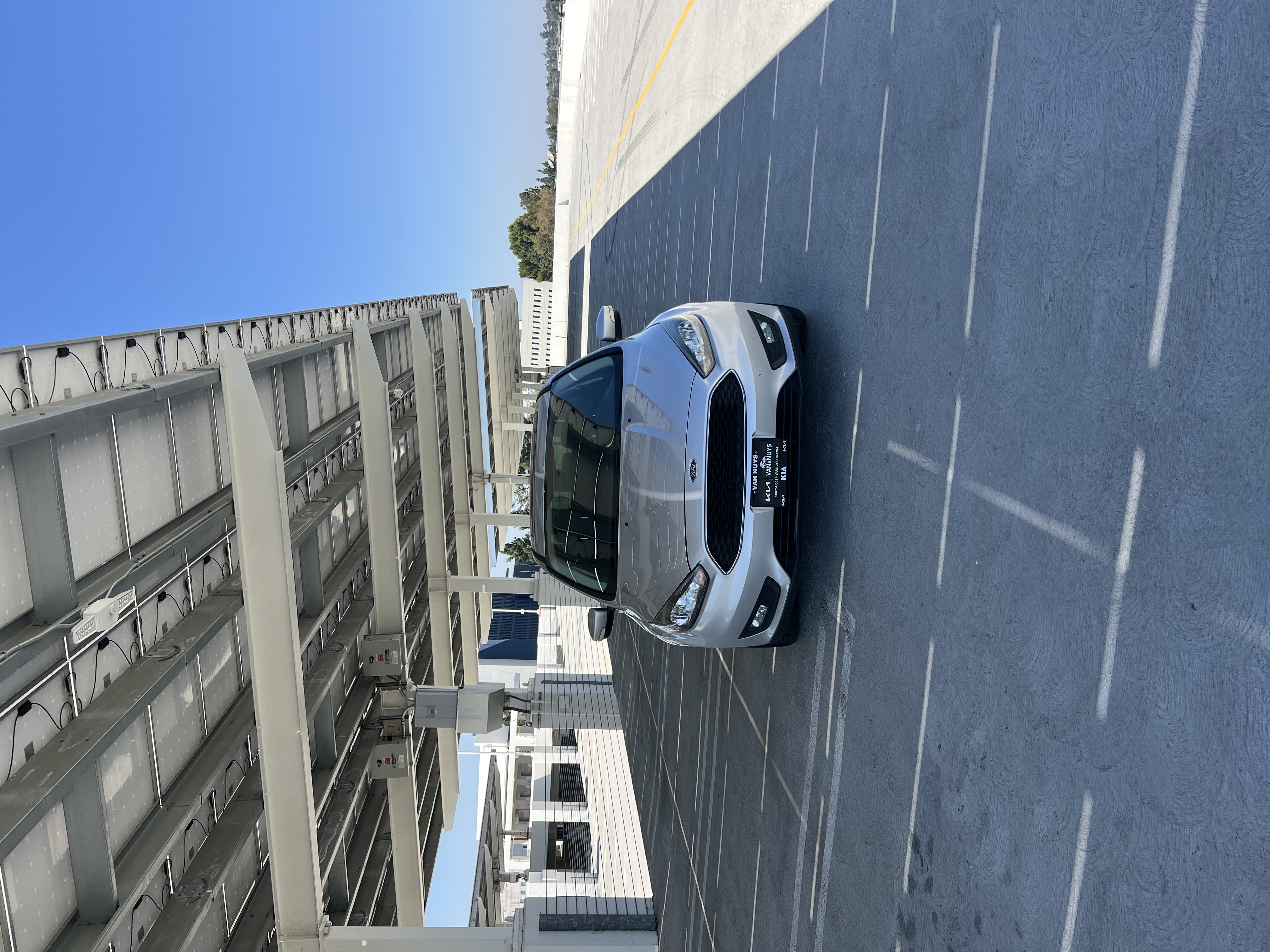 Car photo 8